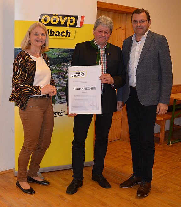 Goldenes_Ehrenzeichen_Fischer.JPG  